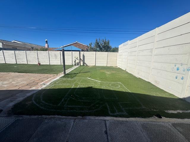 To Let 3 Bedroom Property for Rent in Bothasig Western Cape